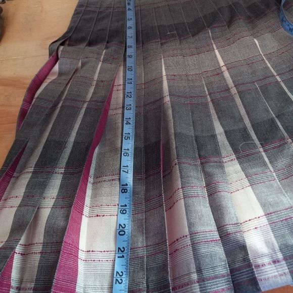 Pleated/Reversible Skirt - Picture 8 of 9